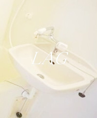 【洗面所】 | 三茶花壇 | 洗面台です。