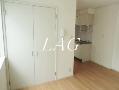 【居間・リビング】 | ファインクレストB | 洋室のお部屋です。