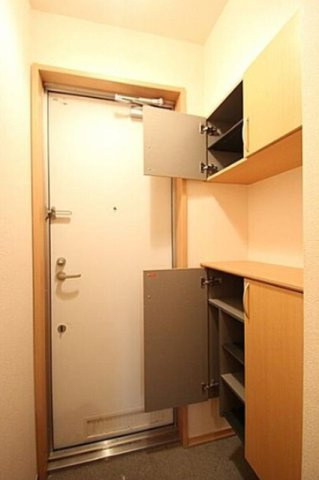 レガート上大岡の玄関