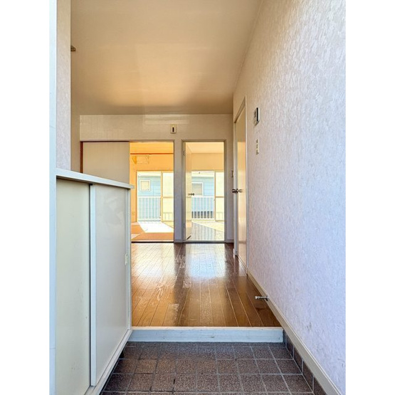 【玄関】 | 曽我マンション | 玄関から