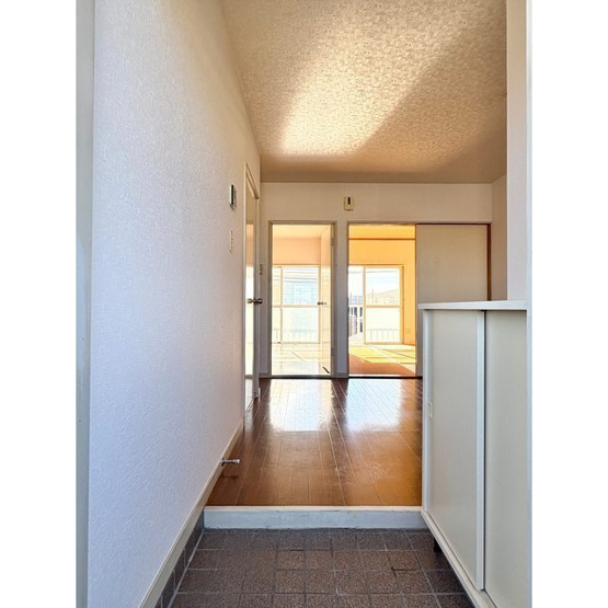 【玄関】 | 曽我マンション | 玄関から