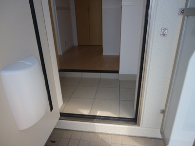 【玄関】 | シンビー館Ⅱ棟 | 玄関