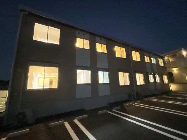 ｃａｓａ　ｓｅｒｅｎａ（カーサ　セレーナ）の外観|外観写真（夜）