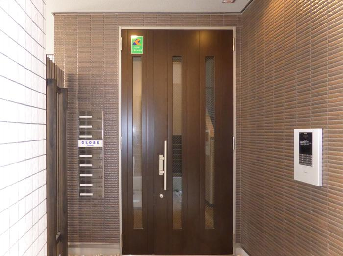 ラシーネ・梅田ＷＥＳＴの玄関