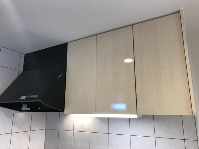 ヴィラ安田町のキッチン|上部収納