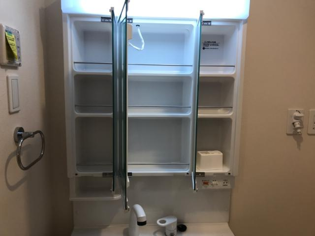 ヴィラ安田町の洗面所|キャビネット