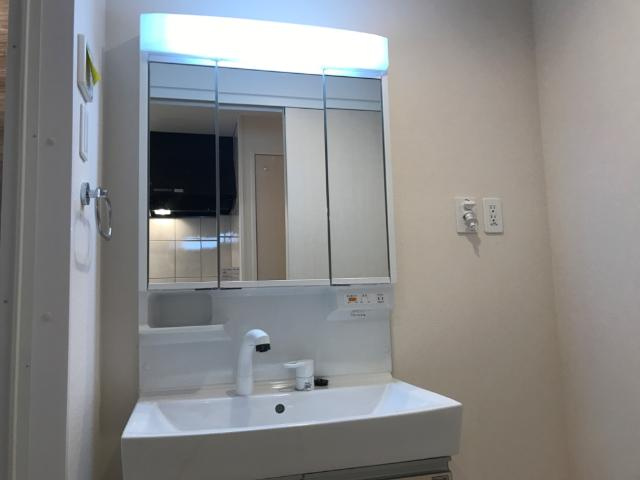 ヴィラ安田町の洗面所|洗髪洗面化粧台