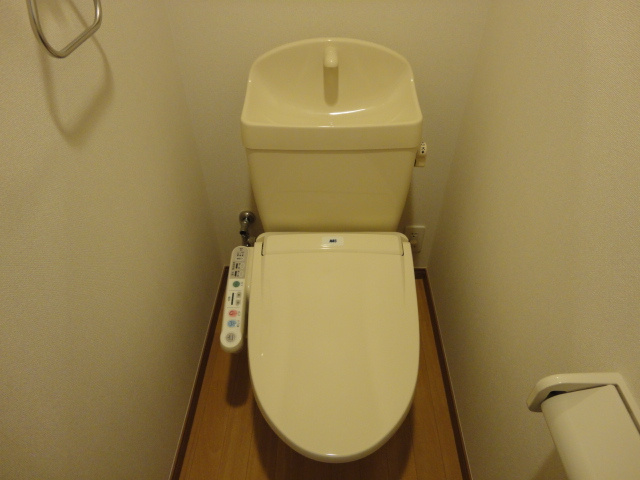 レ・フルールのトイレ|シャワー付トイレ