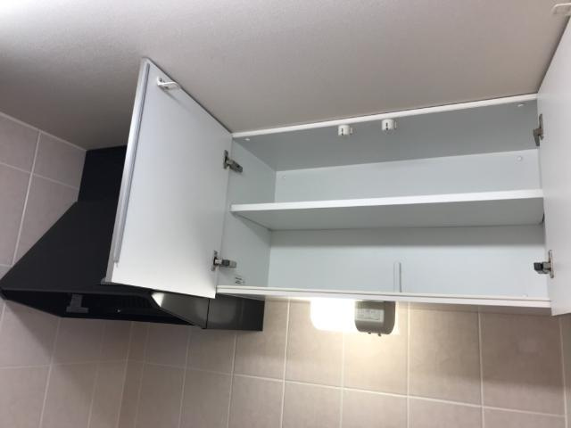 ジュネス市場木の収納|吊り戸棚