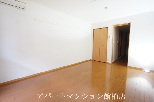 ルピナスの洋室