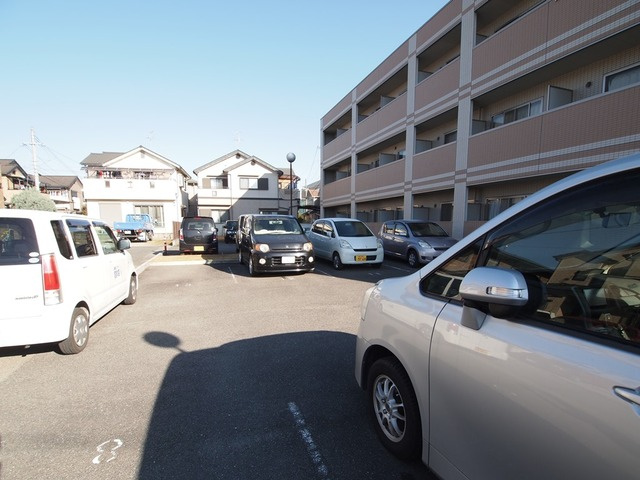 ヴァンセットモネの駐車場