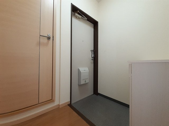 エスポワール赤田の玄関|明るい玄関です