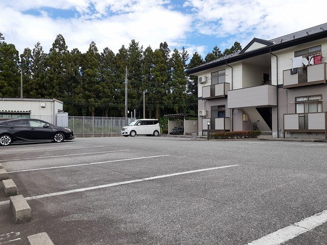 エスポワール赤田の駐車場|カースペースがあります