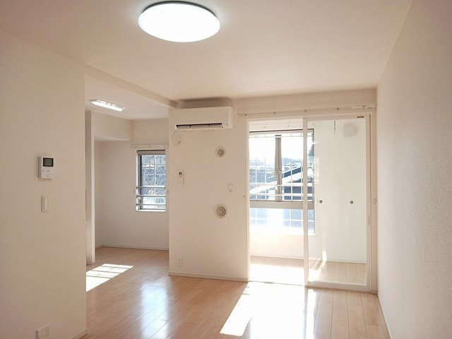 パークメゾンの居間・リビング|使いやすいリビングです