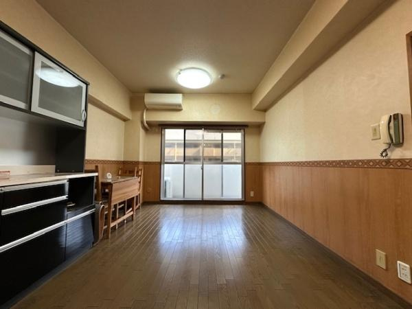 【居間・リビング】 | ラウンドシティフドウ香里南Ｂ棟 | 現況写真
