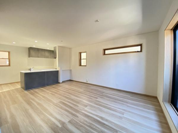 【居間・リビング】 | 垂水区西舞子4丁目　中古戸建　築後未入居