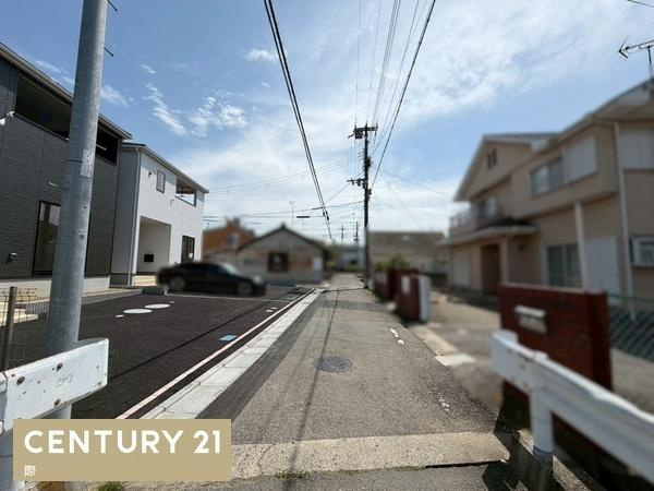 和歌山市中之島第3-1号　新築戸建の前面道路含む現地写真