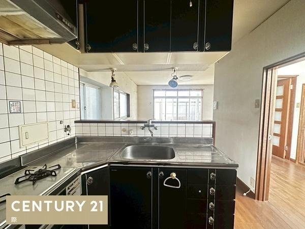 和歌山市小雑賀　中古戸建のキッチン