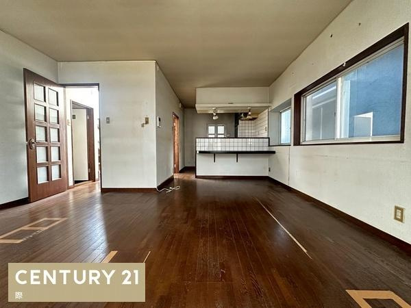 和歌山市小雑賀　中古戸建の居間・リビング