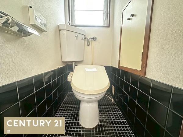 和歌山市小雑賀　中古戸建のトイレ