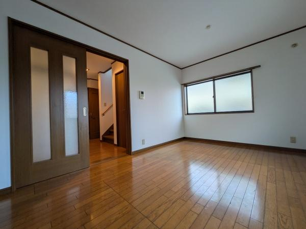 和歌山市今福1丁目　中古戸建の居間・リビング