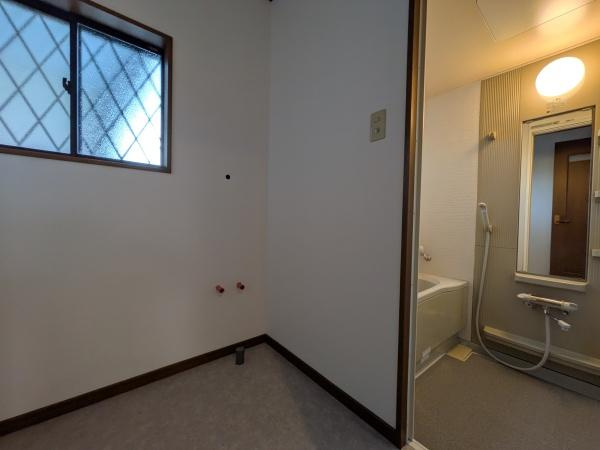 和歌山市今福1丁目　中古戸建の独立洗面台