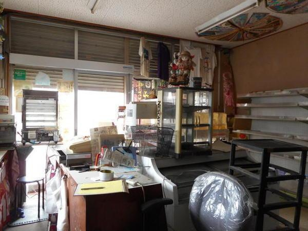 和歌山市市小路　店舗付き住宅の内装