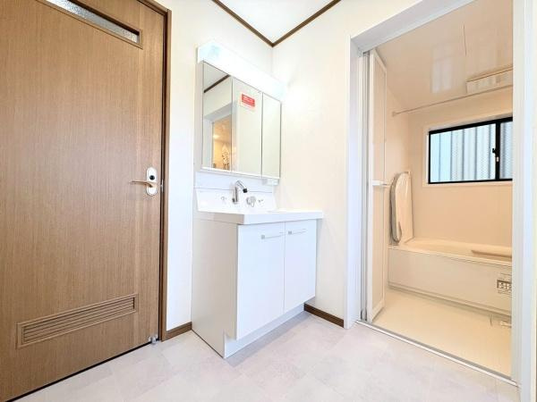 大和市福田の中古一戸建の独立洗面台