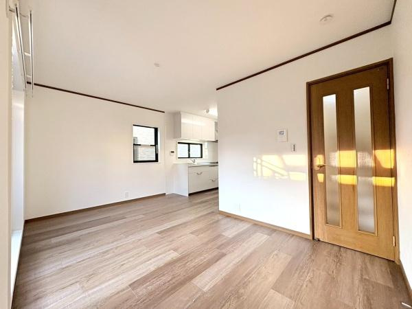 大和市福田の中古一戸建の居間・リビング