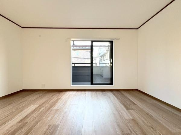 大和市福田の中古一戸建の居間・リビング