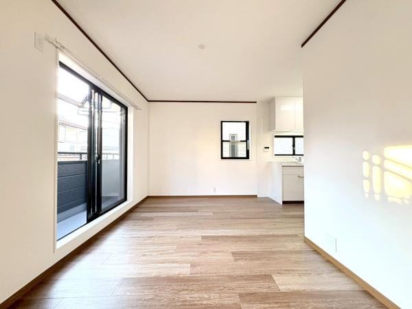 大和市福田の中古一戸建の居間・リビング