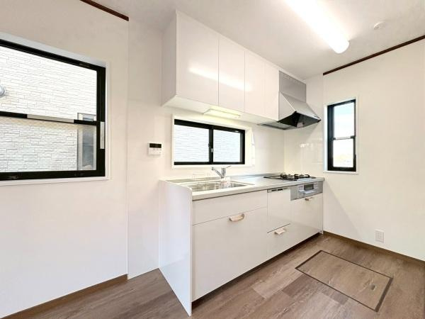 大和市福田の中古一戸建のキッチン