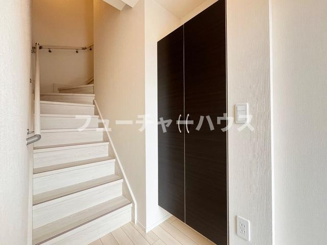 リッチレジデンスＢ（Rich Residence B）の玄関