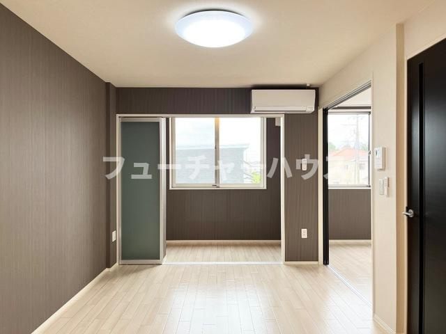 リッチレジデンスＢ（Rich Residence B）の居間・リビング