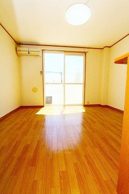 イースト・ベルＡの居間・リビング