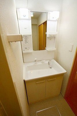 ウィステリアの洗面所