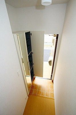 ウィステリアの玄関