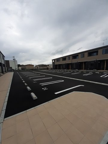 グランフェリーチェ　Ｖの駐車場