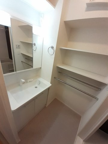 レーヴ　Ⅶの洗面所