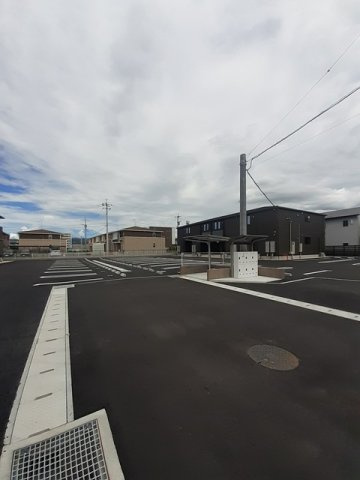 アヴニールＢの駐車場