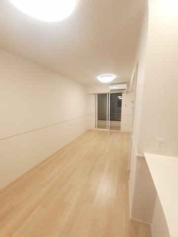 アヴニールＢの居間・リビング