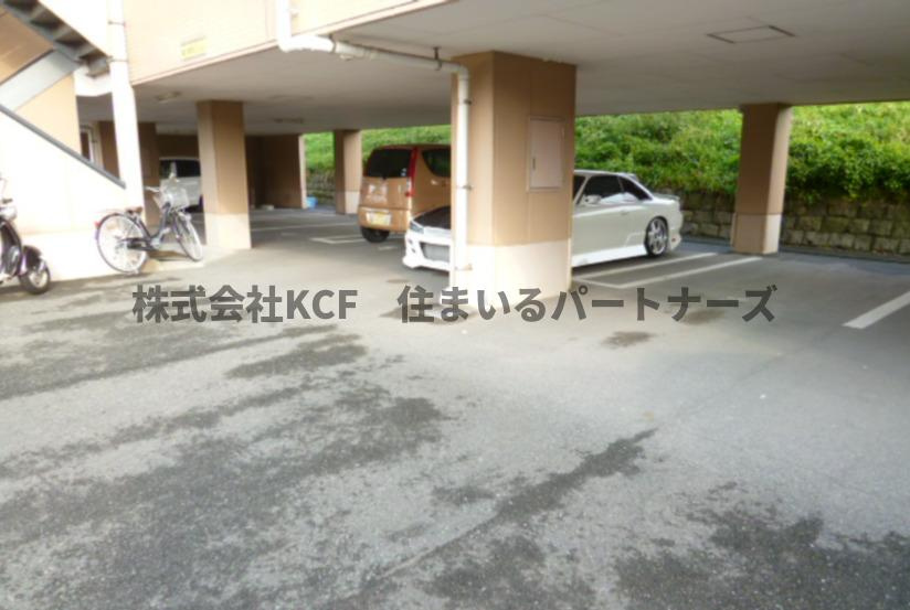 ワンピースの駐車場