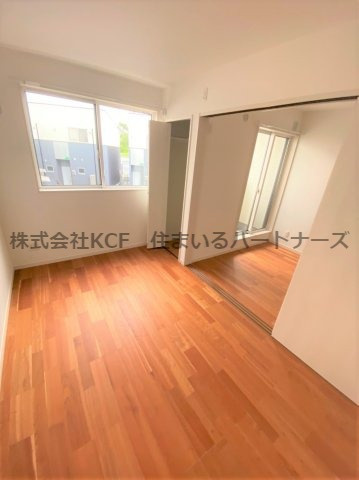 テラスハウス東山の寝室|落ち着いた色調の寝室です