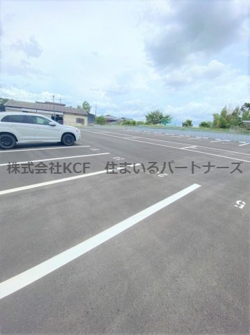 テラスハウス東山の駐車場|駐車場完備です