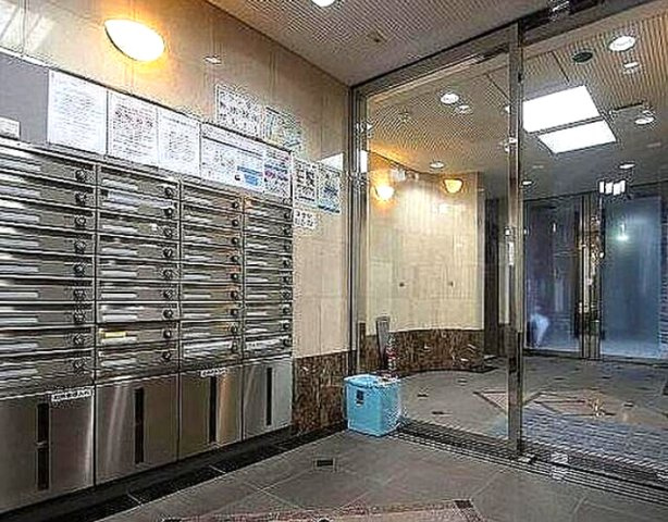 グリフォーネ横浜岡野公園のロビー