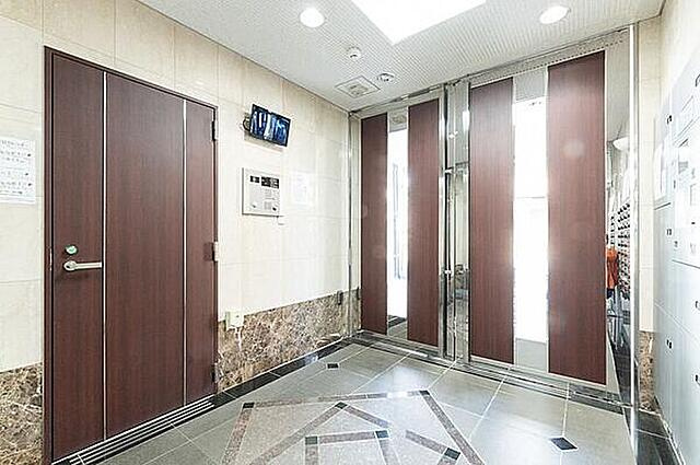 グリフォーネ横浜岡野公園のロビー