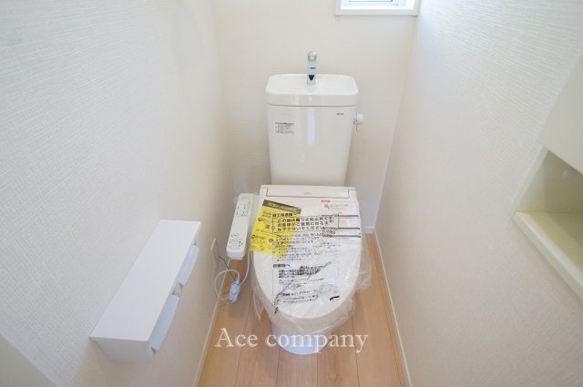 【トイレ】 | 東大阪市稲田本町1丁目　【5号棟/全5棟】 | トイレは1階と2階の各階に完備♪ともに同仕様のシャワートイレです☆