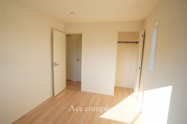 【子供部屋】 | 東大阪市稲田本町1丁目　【5号棟/全5棟】 | 【2階：洋室6帖】クローゼット完備です♪