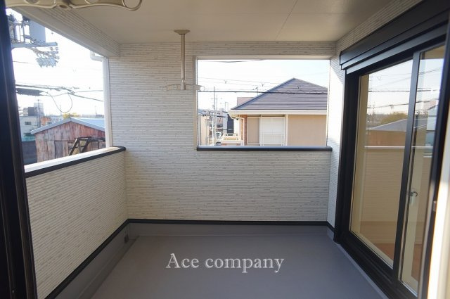 【バルコニー】 | 東大阪市稲田本町1丁目　【5号棟/全5棟】 | 2居室に面したインナー型ワイドバルコニー☆2居室ともに出入りできます♪開口部は西・南面です☆