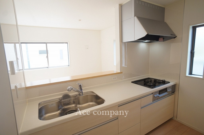 【キッチン】 | 八尾市新家町2丁目　【2号棟/全3棟】 | 【システムキッチン☆3口ガスコンロ☆】